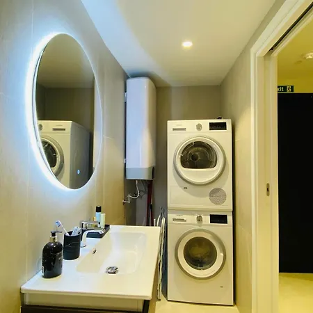 Mercury Luxury With Rooftop Pool Apartment *