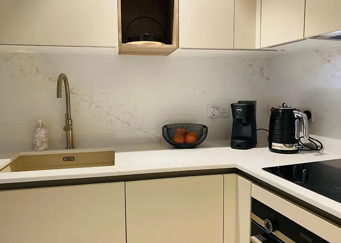 Mercury Luxury With Rooftop Pool Appartamento *