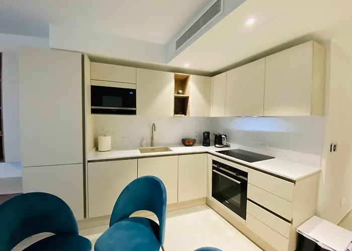 Mercury Luxury With Rooftop Pool Appartamento *